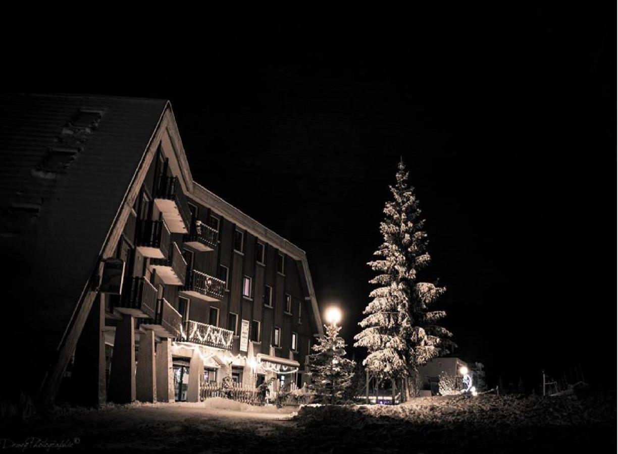 Hotel Saint Jean Montclar  Eksteriør bilde